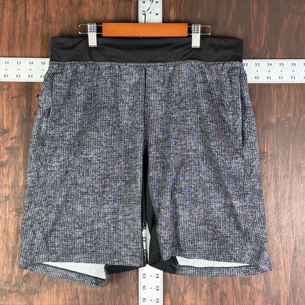 Lululemon Pace Breaker Shorts 9" Linerless LM7AAWS Running Black Gray Men Large